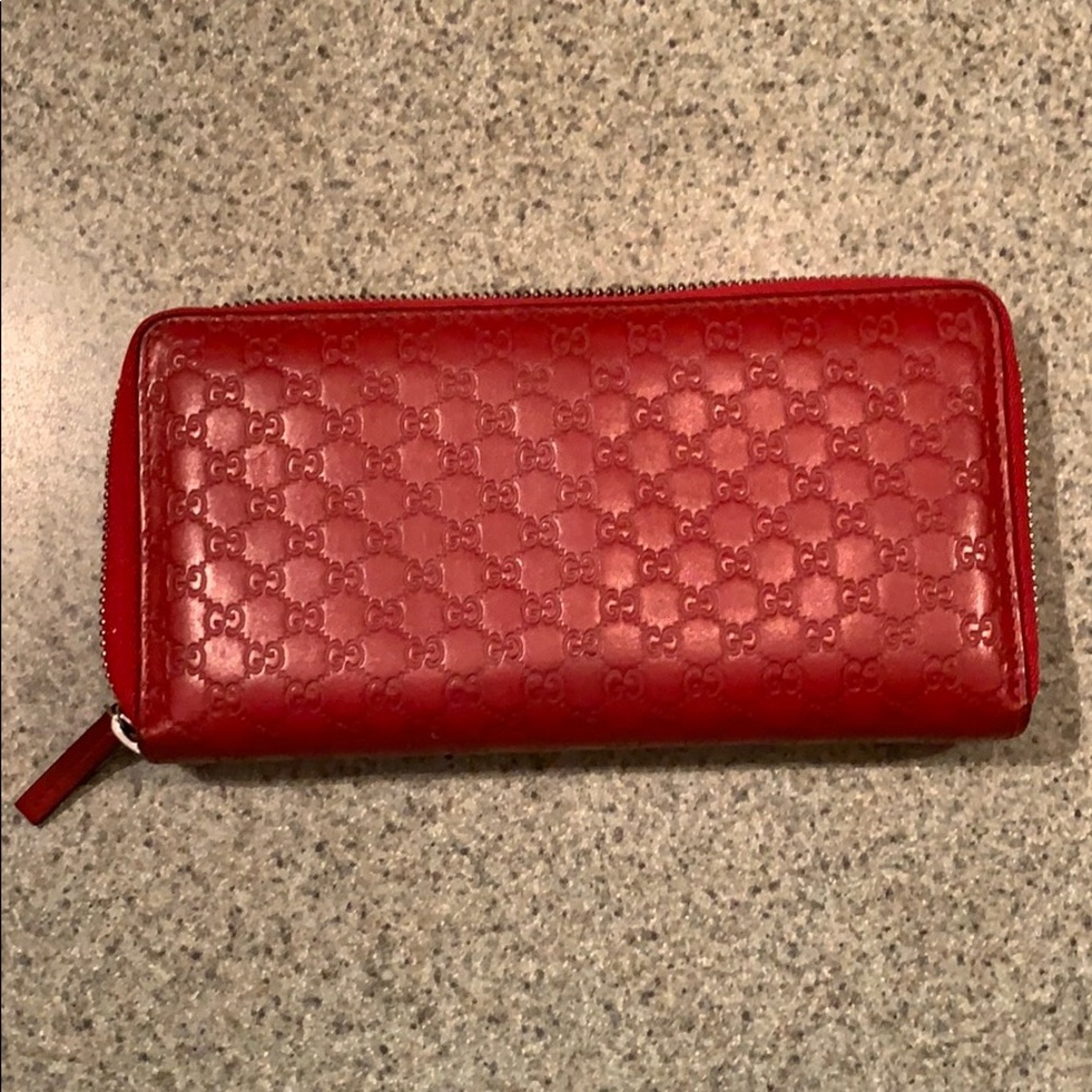 Authentic Gucci Vintage Red Leather GG Wallet
